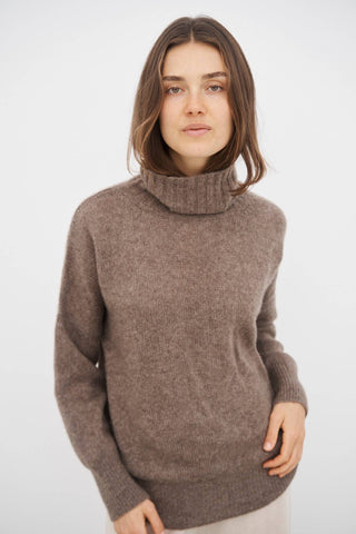 HANNE RULLEKRAVESWEATER