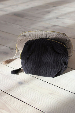 FAYE TOILETRY BAG