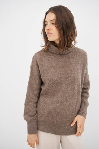 HANNE RULLEKRAVESWEATER