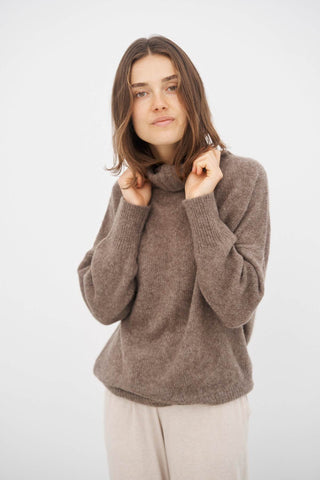 HANNE RULLEKRAVESWEATER