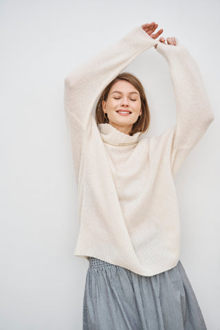 HANNE RULLEKRAVESWEATER