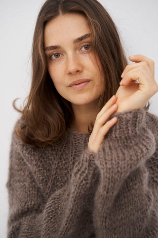 SUNIL HÅNDSTRIKKET SWEATER