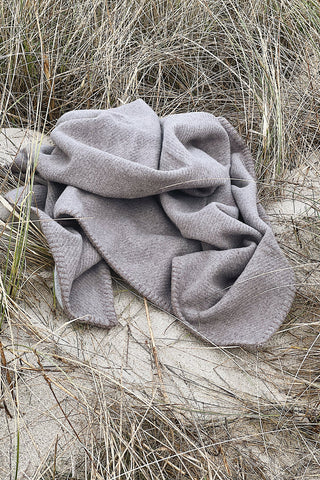 SERENE THROW